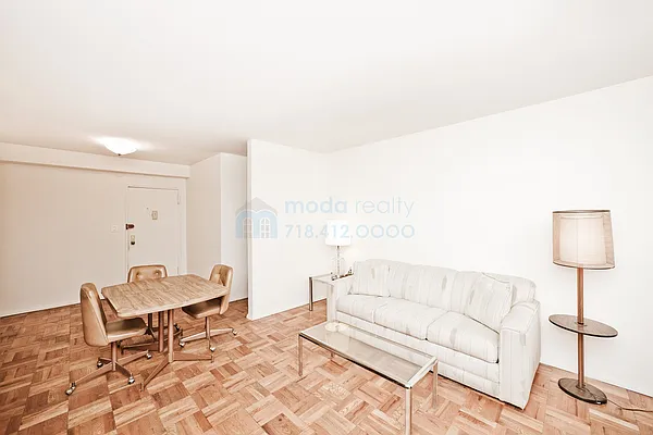 Sold by Moda Realty | media 10