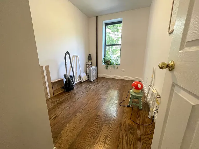 326 E 65th St #18 — Photo 3