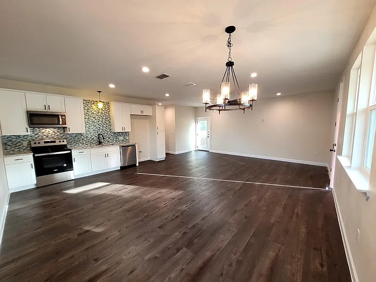 750 S Main St — Photo 6