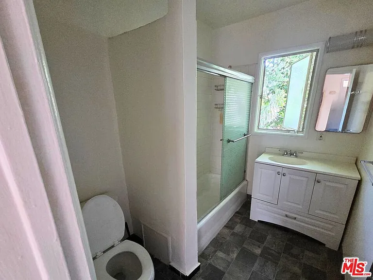 7621 Hampton Ave #203 — Photo 7