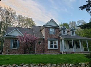 12381 Center Rd, Fenton, MI 48430