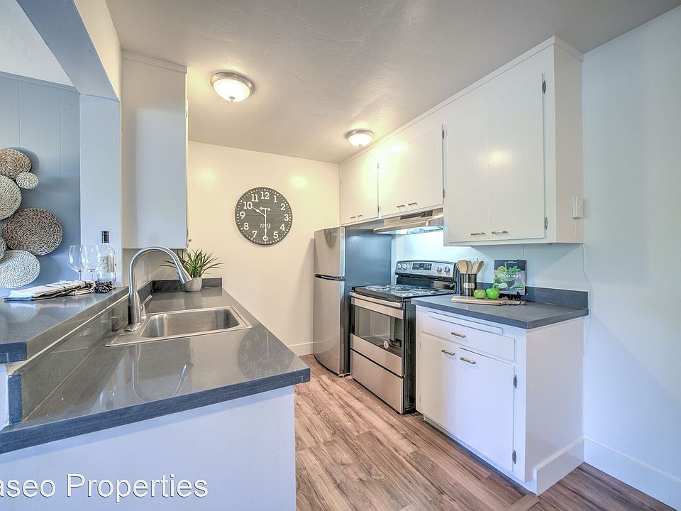 1st image of 10 Shelley Dr #5