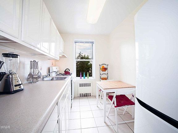 3rd image of 3310 Avenue N #C