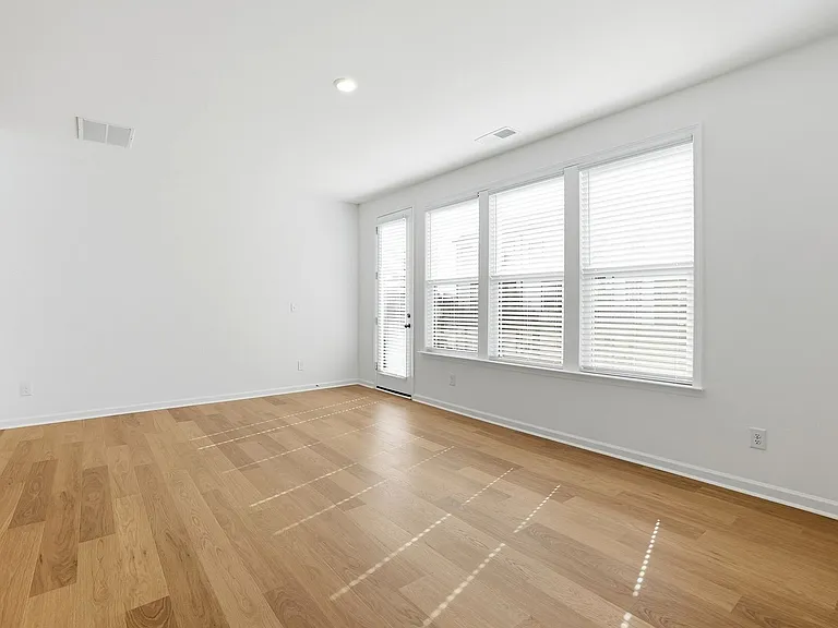 3016 Rexton Ln — Photo 13