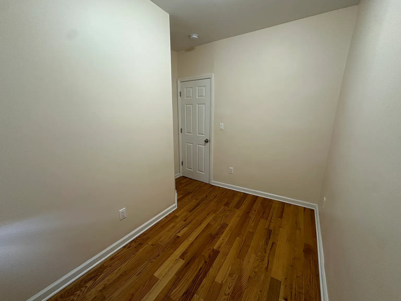 4 bed, $3,800 — Photo 1