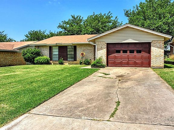 2nd image of 1811 Arkansas Dr