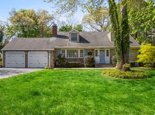 14 Caleb Brewster Rd, East Setauket, NY 11733