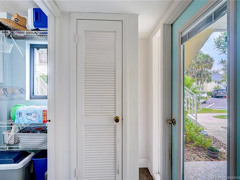5563 NE Gulfstream Way — Photo 5