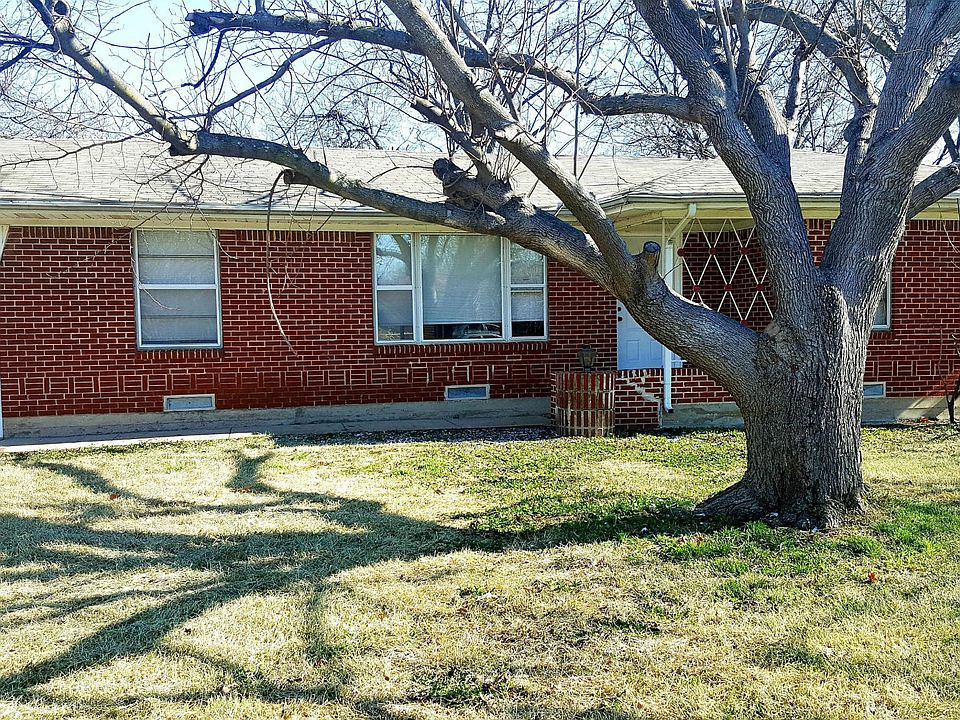 1st image of 307 N 1st St