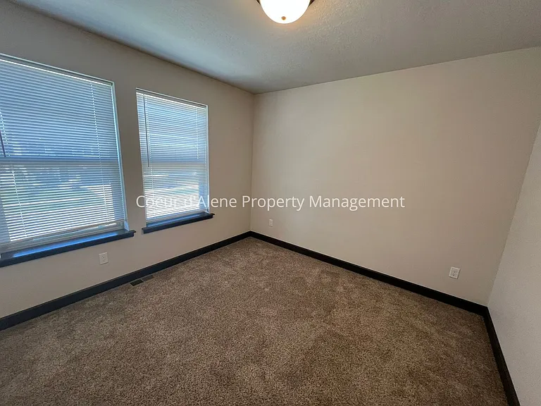 6598 N Idlewood Dr — Photo 12