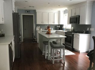 27 Darwin Ln, Walpole, MA 02081