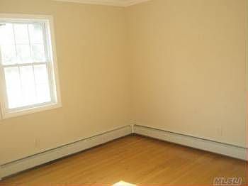 3rd image of 1719 Heckscher Ave