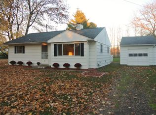 47 Ridgefield Dr, Churchville, NY 14428