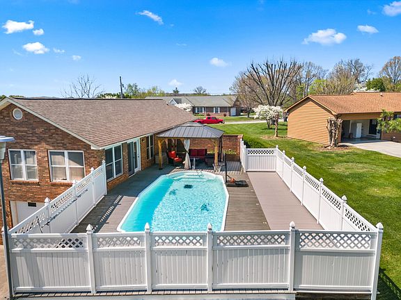 4th image of 4532 Yorkshire Ln