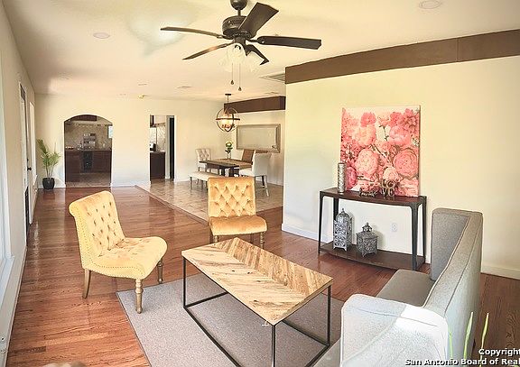 4th image of 302 Karen Ln