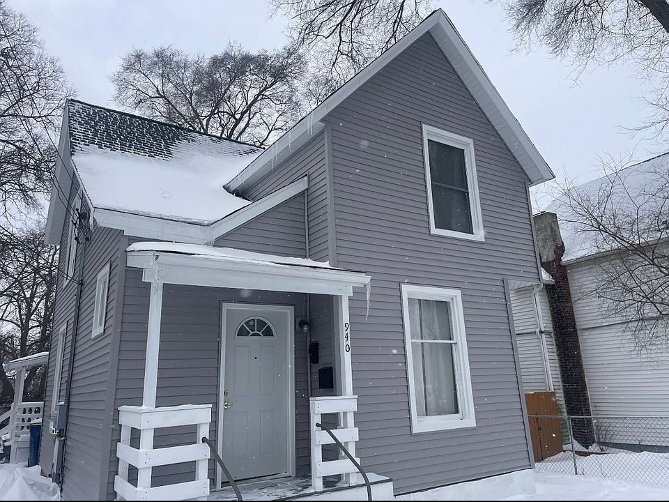 1st image of 940 Bates St SE