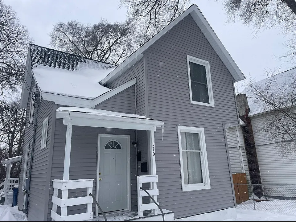 940 Bates St SE #1