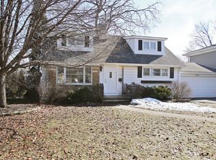 111 Byrd Ct, Clarendon Hills, IL 60514