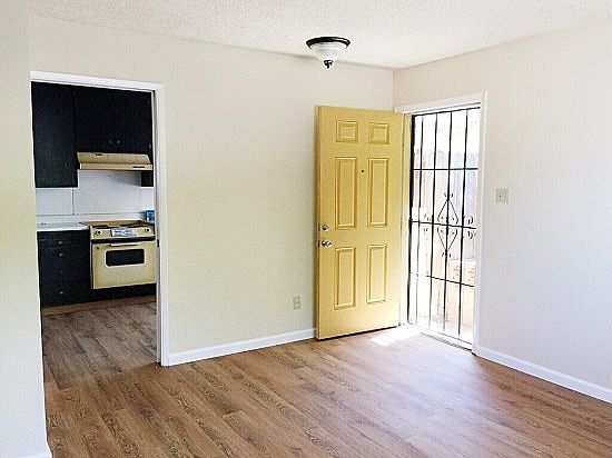 4th image of 4916 Orchid Way