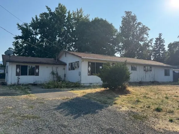 877 Garfield St, Medford, OR 97501