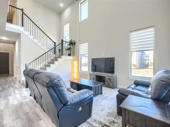 3300 Hawkins Ave, Celina, TX 75009