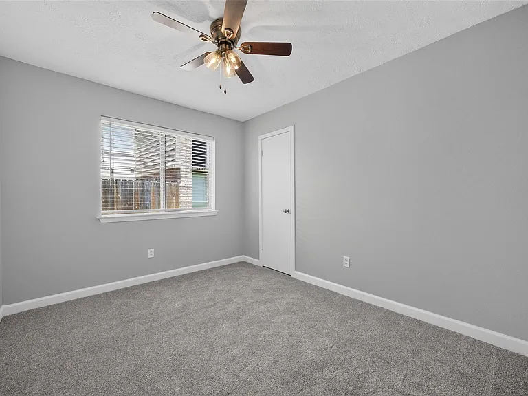 2450 Long Reach Dr — Photo 17