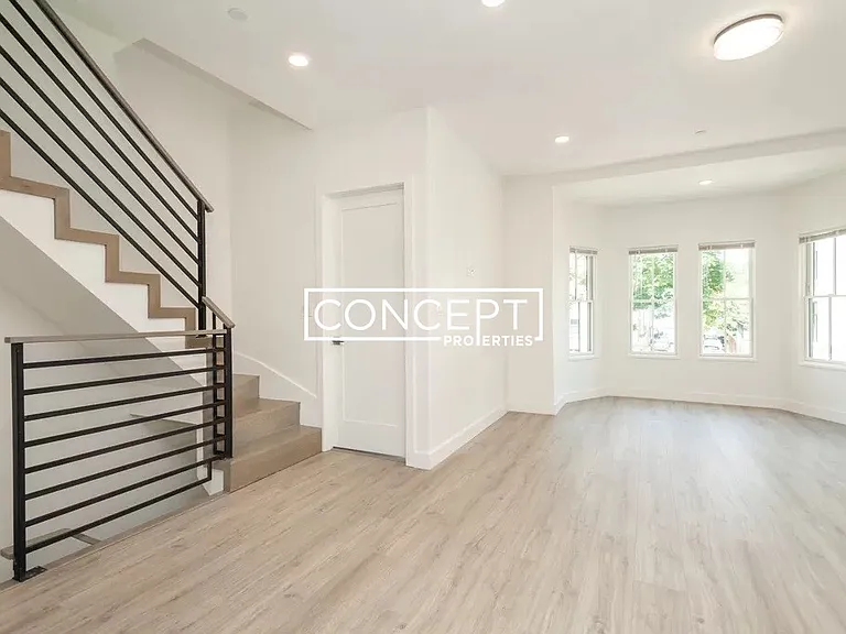 Longwood Row — Photo 69