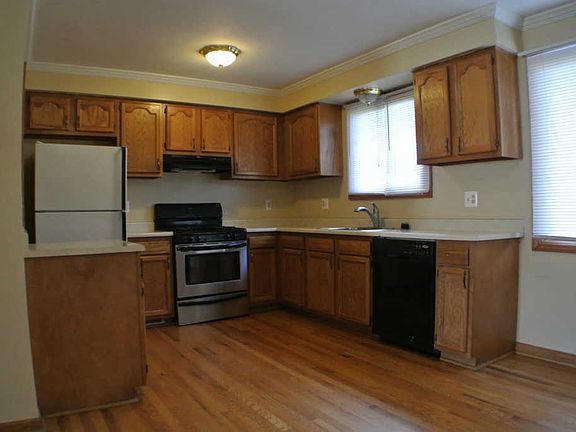 5th image of 28043 Felician St
