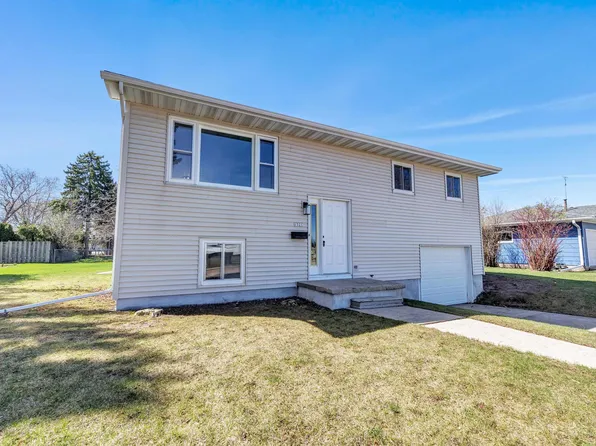 1521 Bismarck Ave, Oshkosh, WI 54902