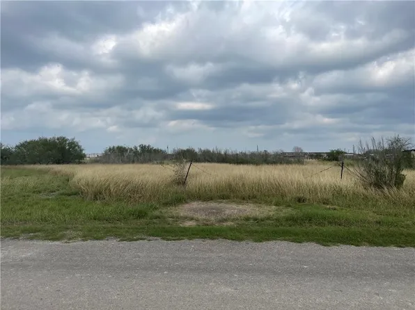 3 Jennifer Loop, Orange Grove, TX 78372
