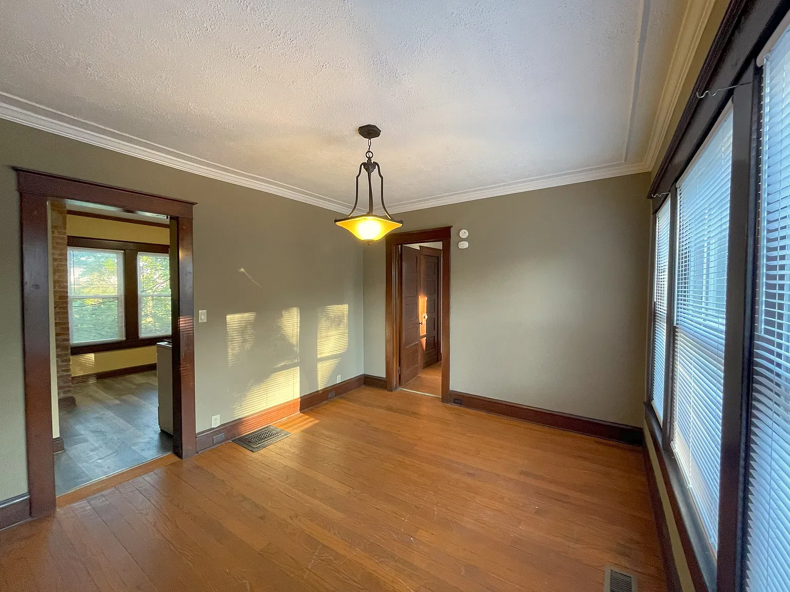 2 bed, 900 sqft, $1,195 — Photo 3