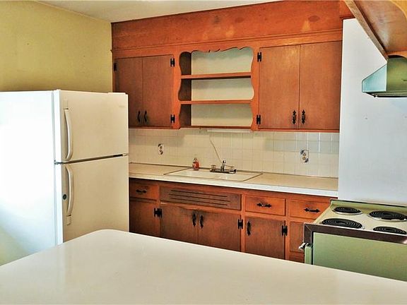 4th image of 1729 Halbert Dr