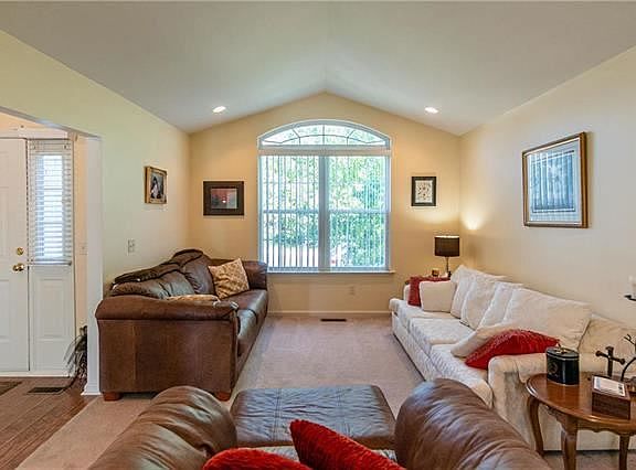 4th image of 1210 Vera Dr