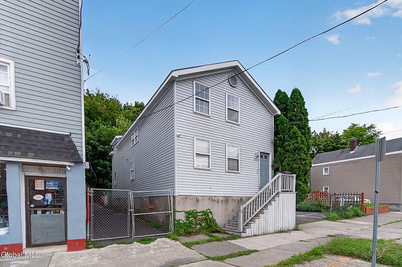 3rd image of 473 Washington Avenue