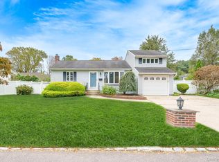 42 Peachtree Lane, Huntington Station, NY 11746