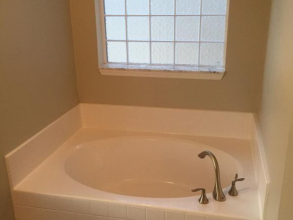 3rd image of 2051 Savannah Blvd