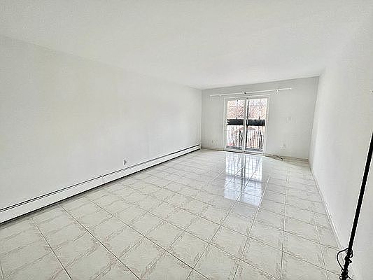 4th image of 3169 38th St #1