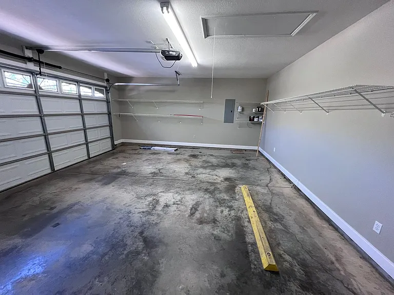 1618 Professional Pkwy — Photo 5