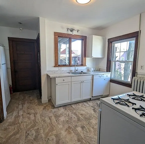 34 William St #2 — Photo 6