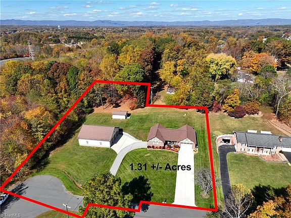 2nd image of 178 Barrington Dr