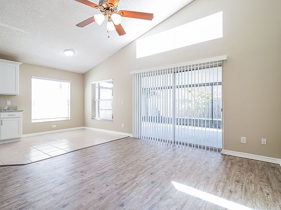 5th image of 4000 Shawn Cir
