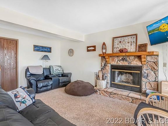 3rd image of 11 Brentwood Dr