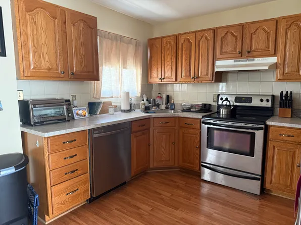 (undisclosed Address), West Islip, NY 11795