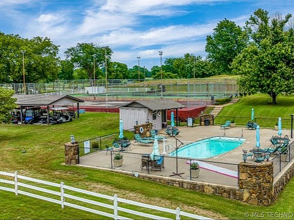 2nd image of 56701 E 310th Rd APT 724