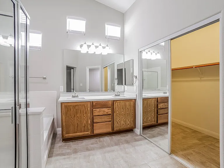1825 Midnight Wind Ave — Photo 10