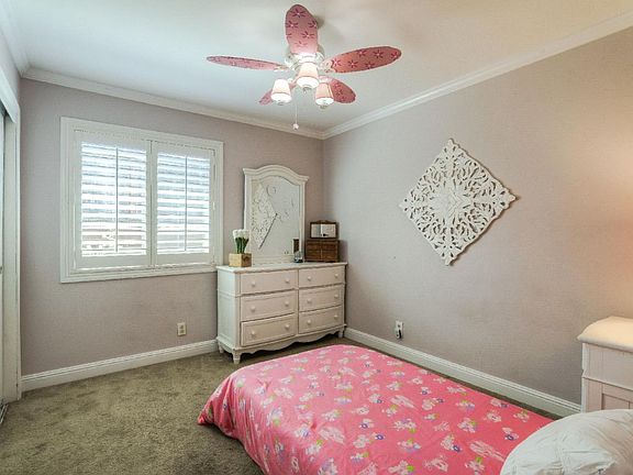 5th image of 483 McCovey Ln