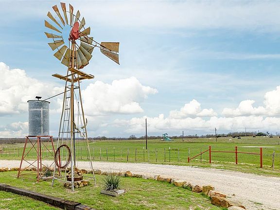 4th image of 297 County Road 3737