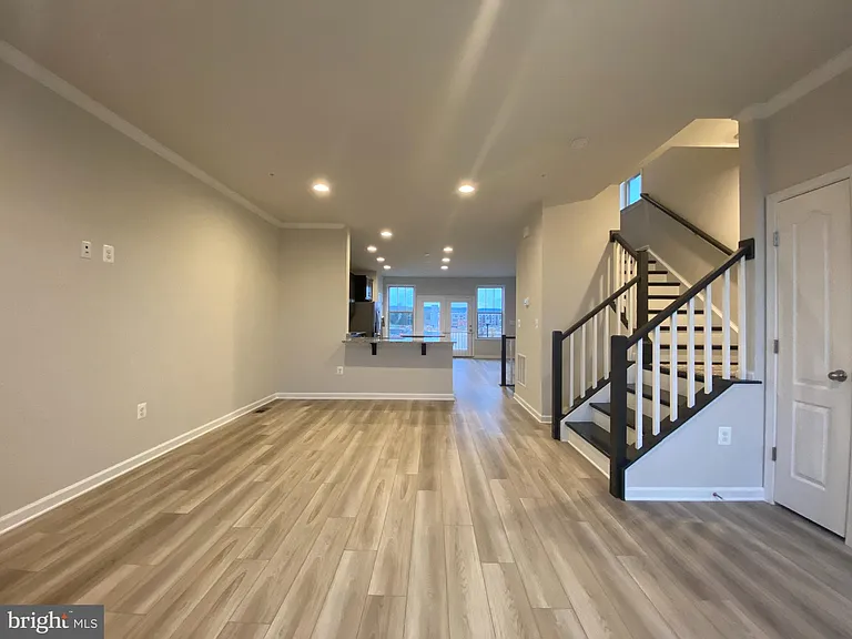 1659 Magundy St — Photo 5
