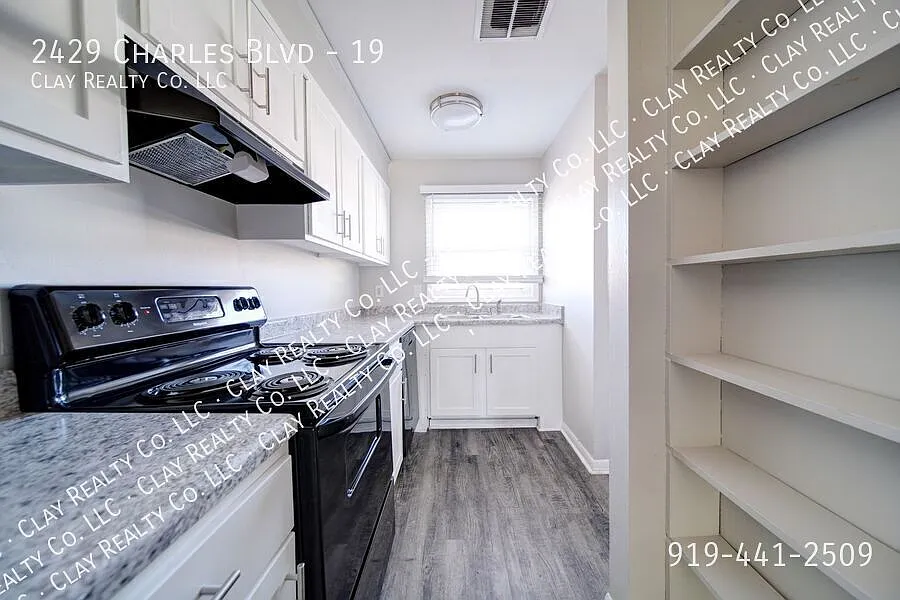 Welcome to Arlington Village! — Photo 4