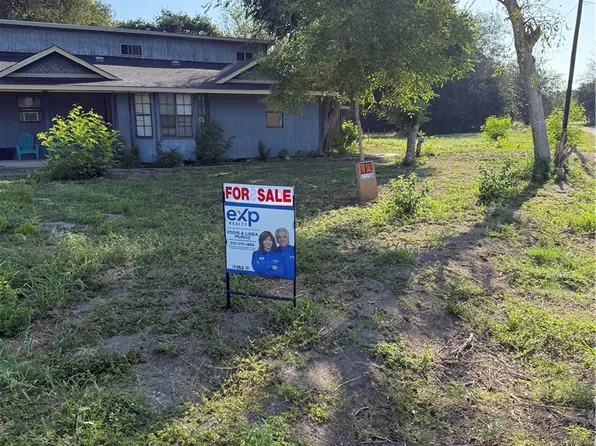 428 Center St, Mathis, TX 78368